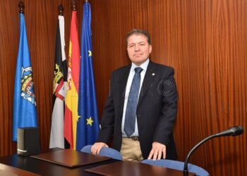 Entrevista a Enrique Roviralta, presidente del Colegio de Médicos de Ceuta