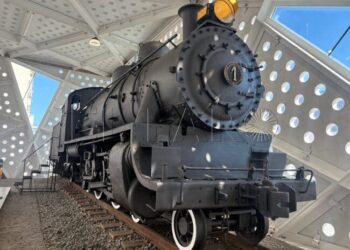 Locomotora histórica ALCO restaurada en Ceuta para visitas turísticas